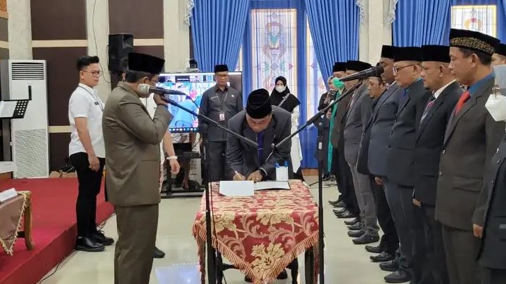 Bupati Anwar Sadat lantik pejabat eselon II, III dan IV