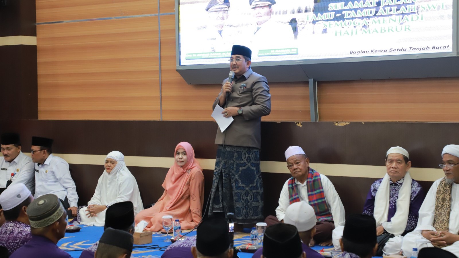 Anwar Sadat lepas 398 jamaah haji Tanjab Barat 2024