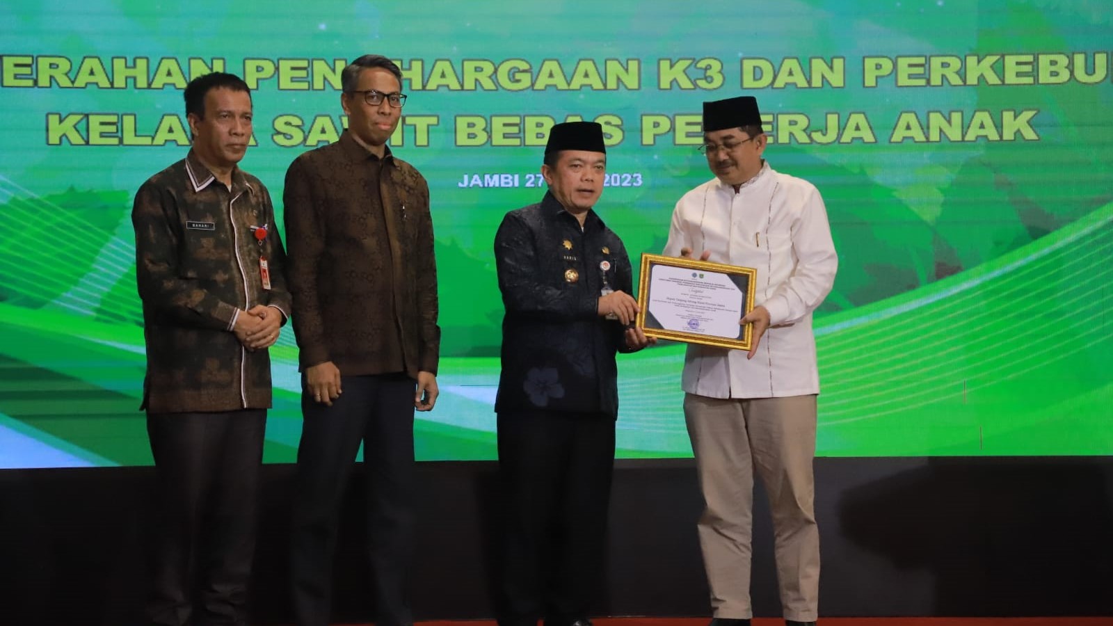 Anwar Sadat raih penghargaan dari Kemnaker RI