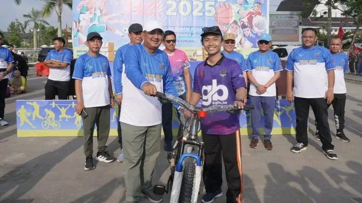 Anwar Sadat buka olahraga jalan santai hari puncak Haornas dan Kormi tahun 2025