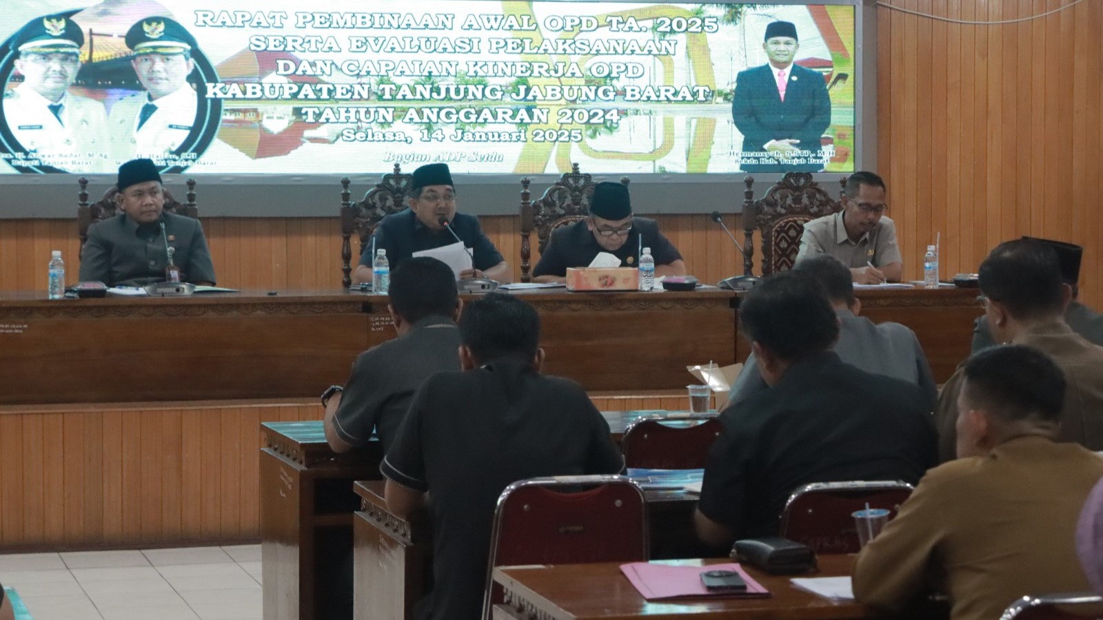 Anwar Sadat pimpin Rakor pembinaan awal OPD tahun 2025 
