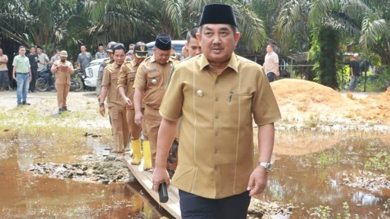 Bupati Anwar Sadat Tinjau Korban Banjir dan Salurkan Bantuan di Betara