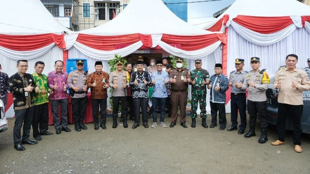 Bupati Anwar Sadat tinjau sejumlah pos pengamanan lebaran, Selasa (25/4)