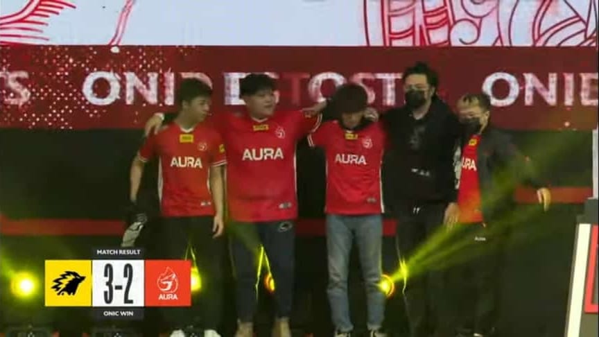 Aura Fire saat kalah atas ONIC Esports di final lower bracket MPL ID Season 9