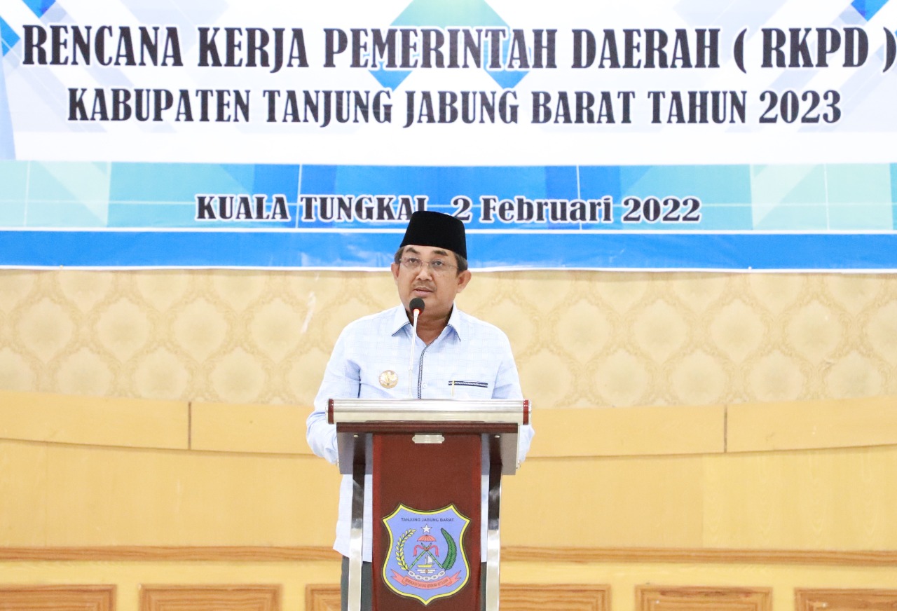 Bupati Anwar Sadat