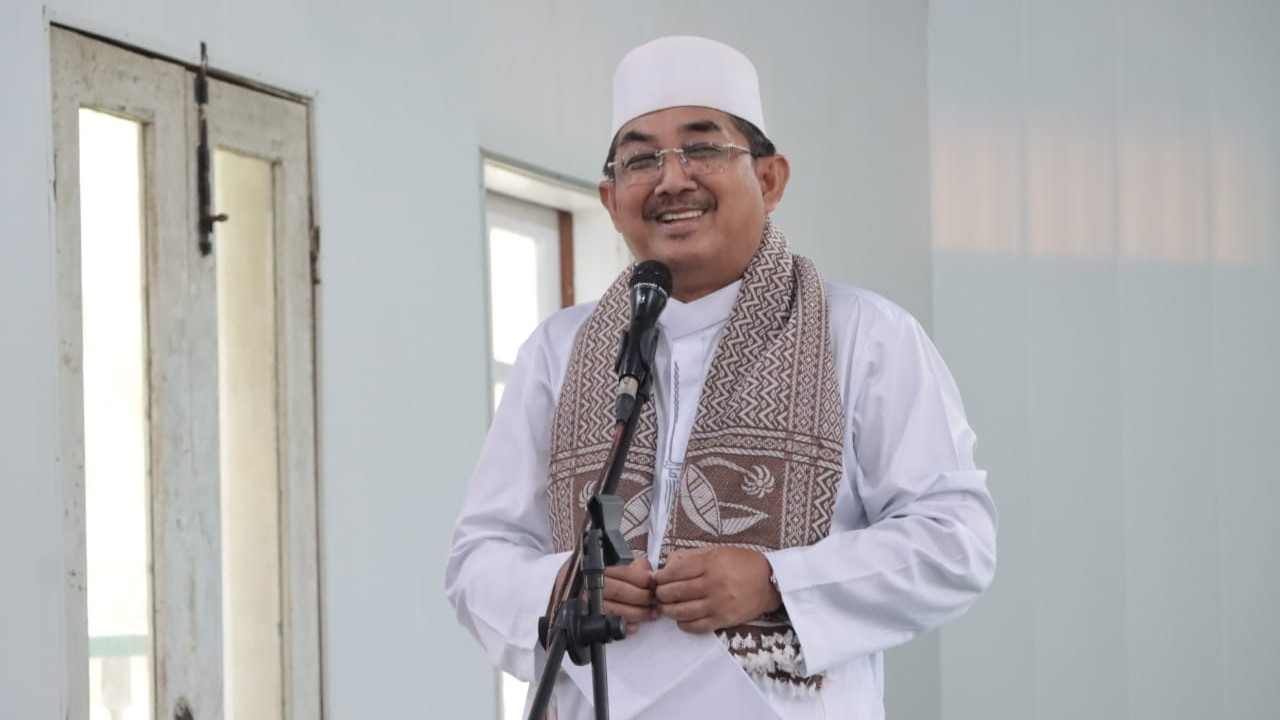Anwar Sadat Safari Jumat di Masjid Huda, RT 05 Parit 10, Desa Tungkal I, Jumat (24/5)