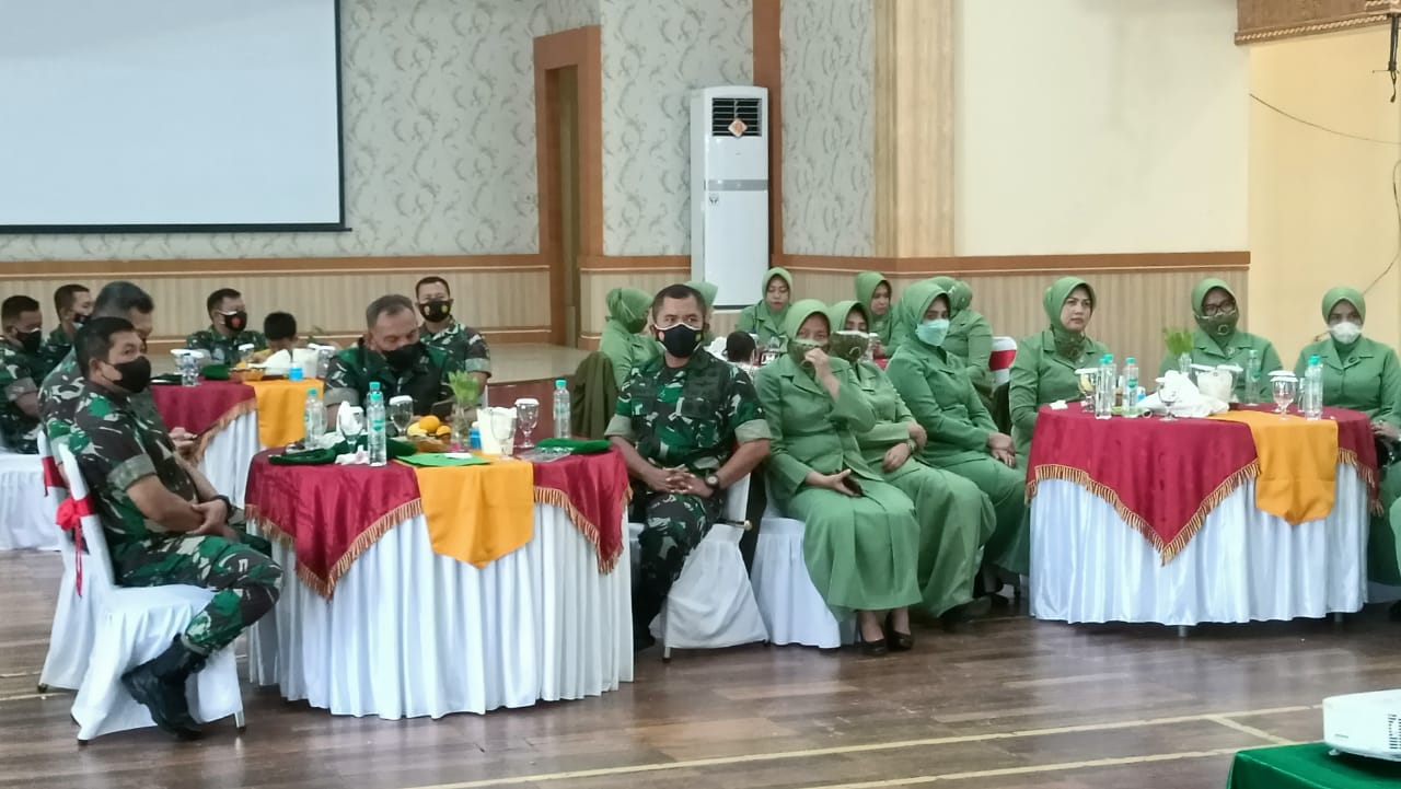 Dandim 0415/Jambi, Kolonerl Czi Sriyanto saat hadiri sertijab Dandrem 042/Gapu secara viertul