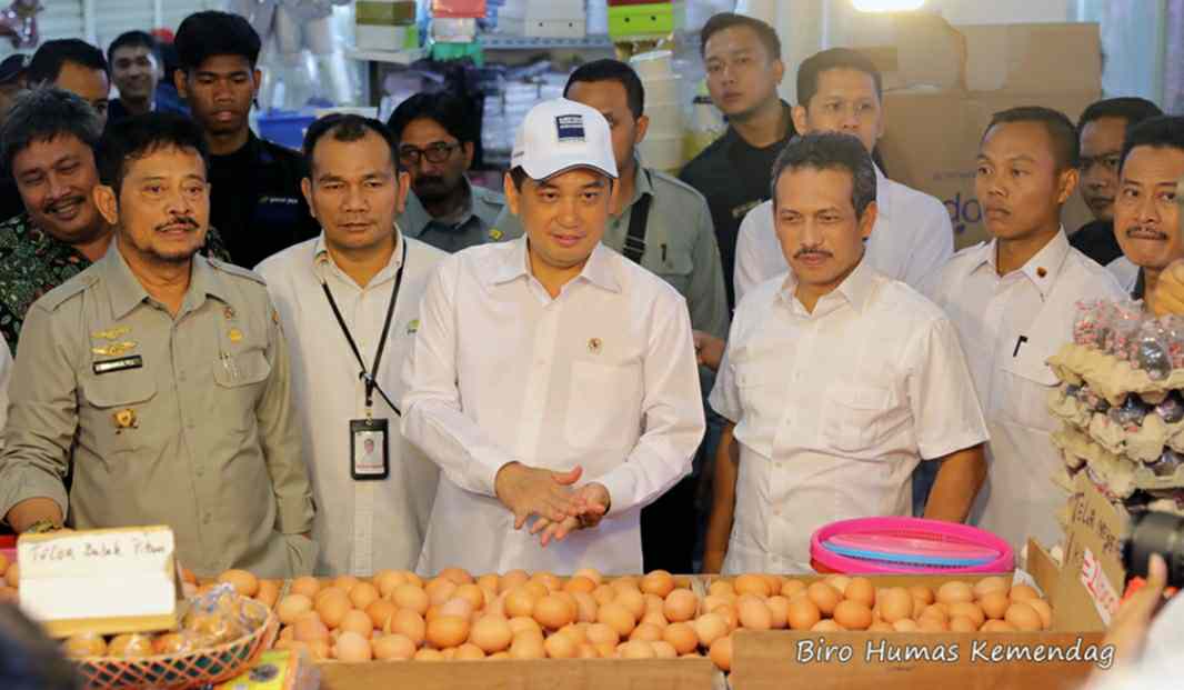 Mendag dan Mentan saat meninjau kondisi bahan pokok beberapa waktu lalu.

