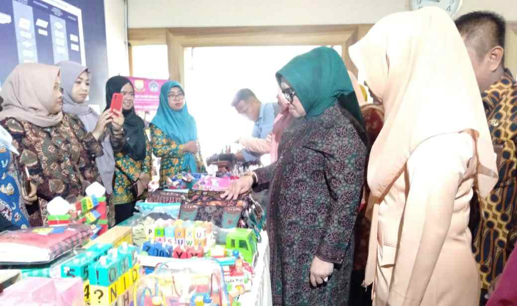 Ketua DWP Jambi, Rahima Fachrori