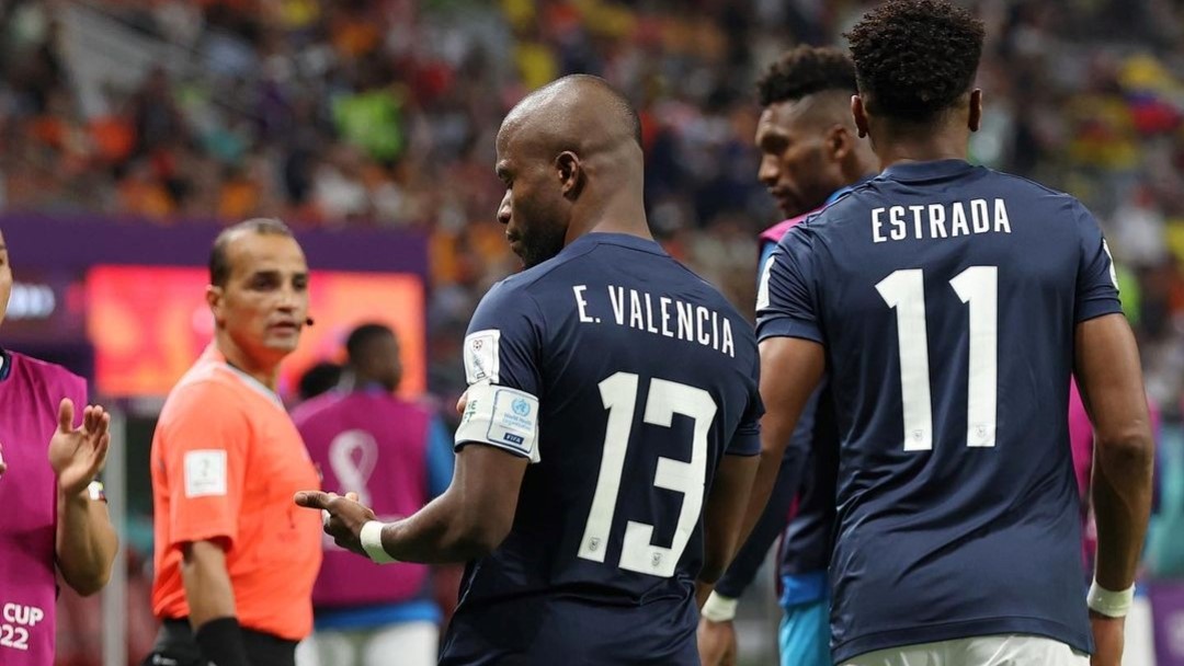 Enner Valencia saat cetak gol atas Belanda bertanding di Khalifa International Stadium, Al Rayyan