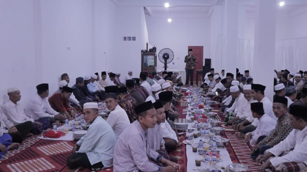 Edi Purwanto saat safari Ramadan di Sarolangun, Rabu (16/4)