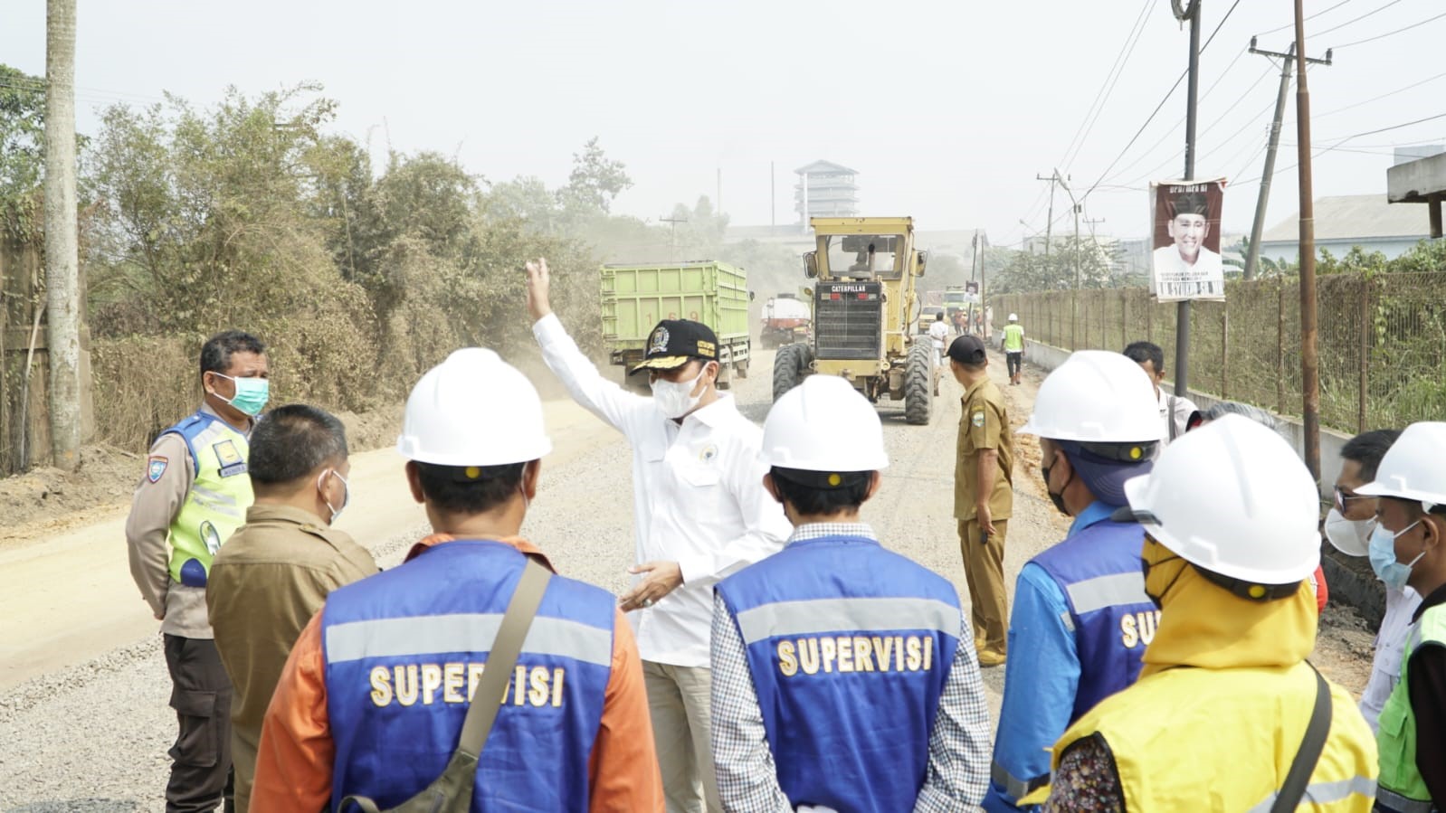 Edi Purwanto tinjau pembangunan jalan bantuan inpres di Talang Duku dan Sungai Gelam, Senin (4/9)
