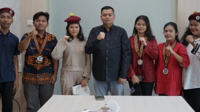 Ketua DPRD Kota Jambi Kemas Faried Alfarelly dan Pengurus PMKRI