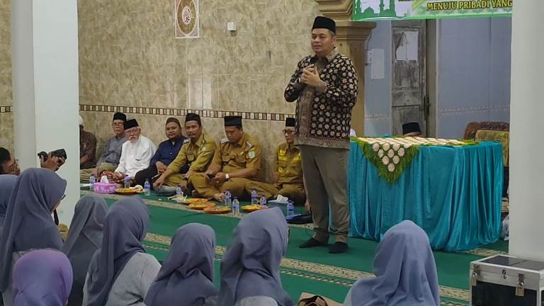 Kemas Faried hadiri Isra Miraj di Masjid Sholahudin