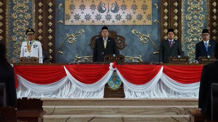 Ketua DPRD Kota Jambi Kemas Faried Alfarelly pimpin paripurna, Senin (3/3/2025)