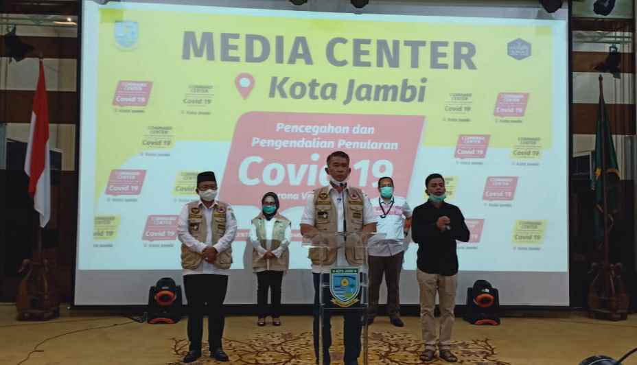 Walikota Jambi, Sy Fasha saat menggelar jumpa pers