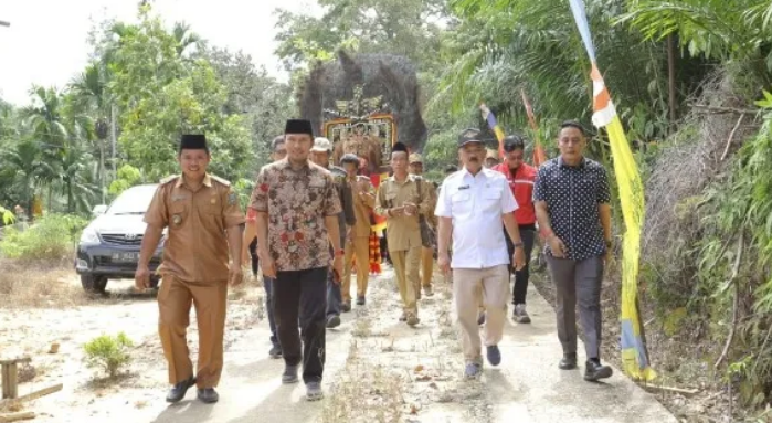 Fauzi kunker ke Mandiangin Timur