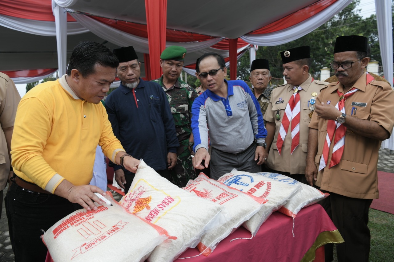 Bupati Merangin, Al Haris saat tinjau beberapa pasar