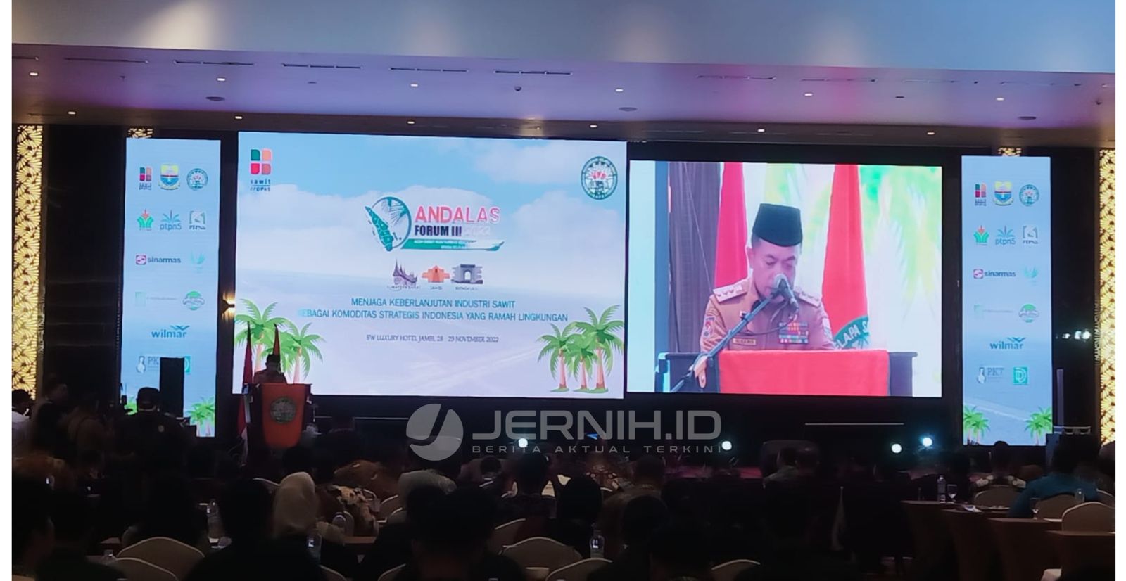 Al Haris membuka kegiatan Andalas Forum III di BW Luxury Hotel, Kota Jambi, Senin (28/11)