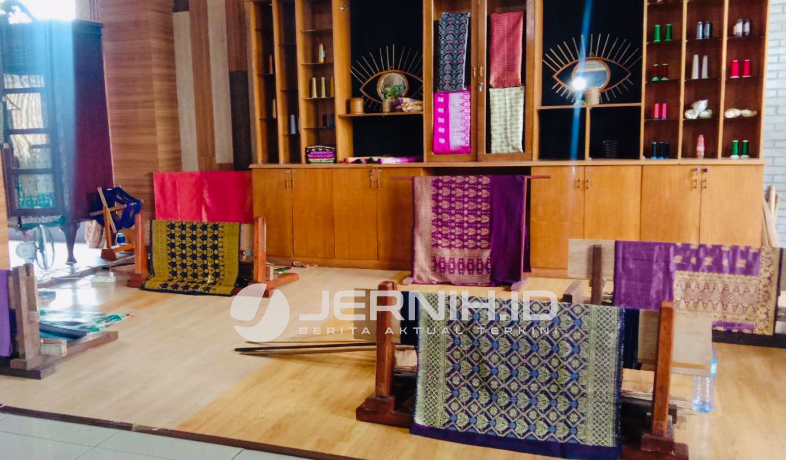 Kain tradisional Jambi