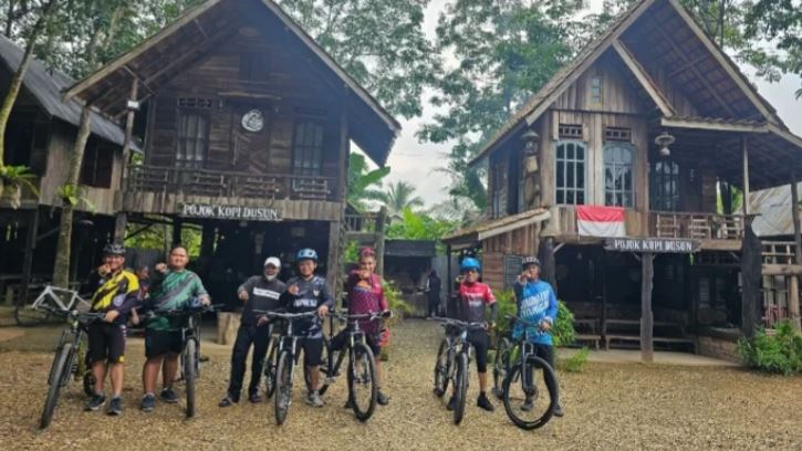 JCC gowes ke Candi Muarojambi