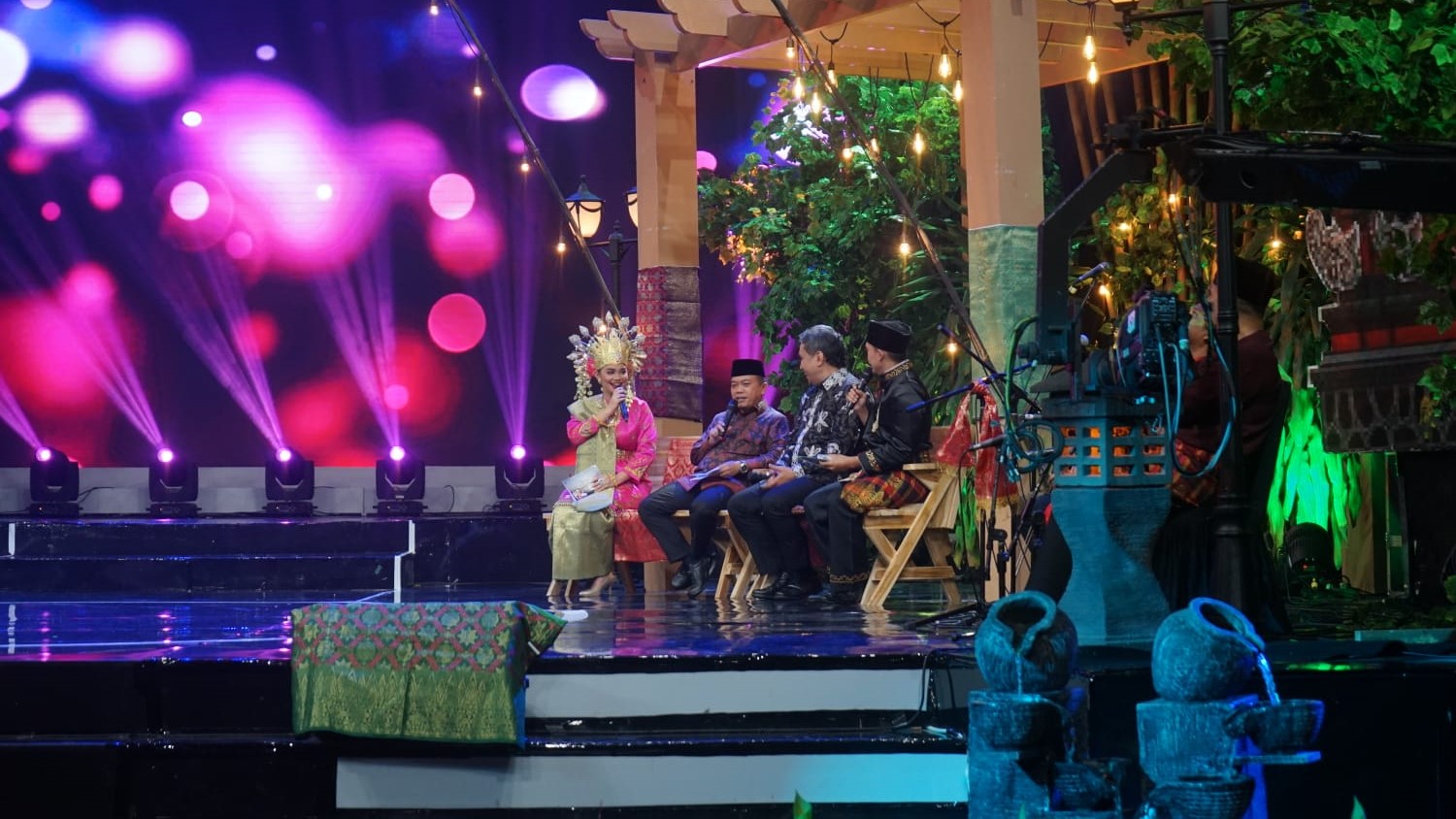 Gubernur Al Haris saat hadiri program acara Bunga Khatulistiwa