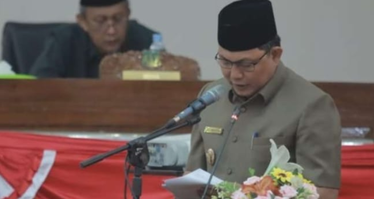 Hairan hadiri rapat paripurna ketiga DPRD terhadap Raperda tentang APBD tahun 2022