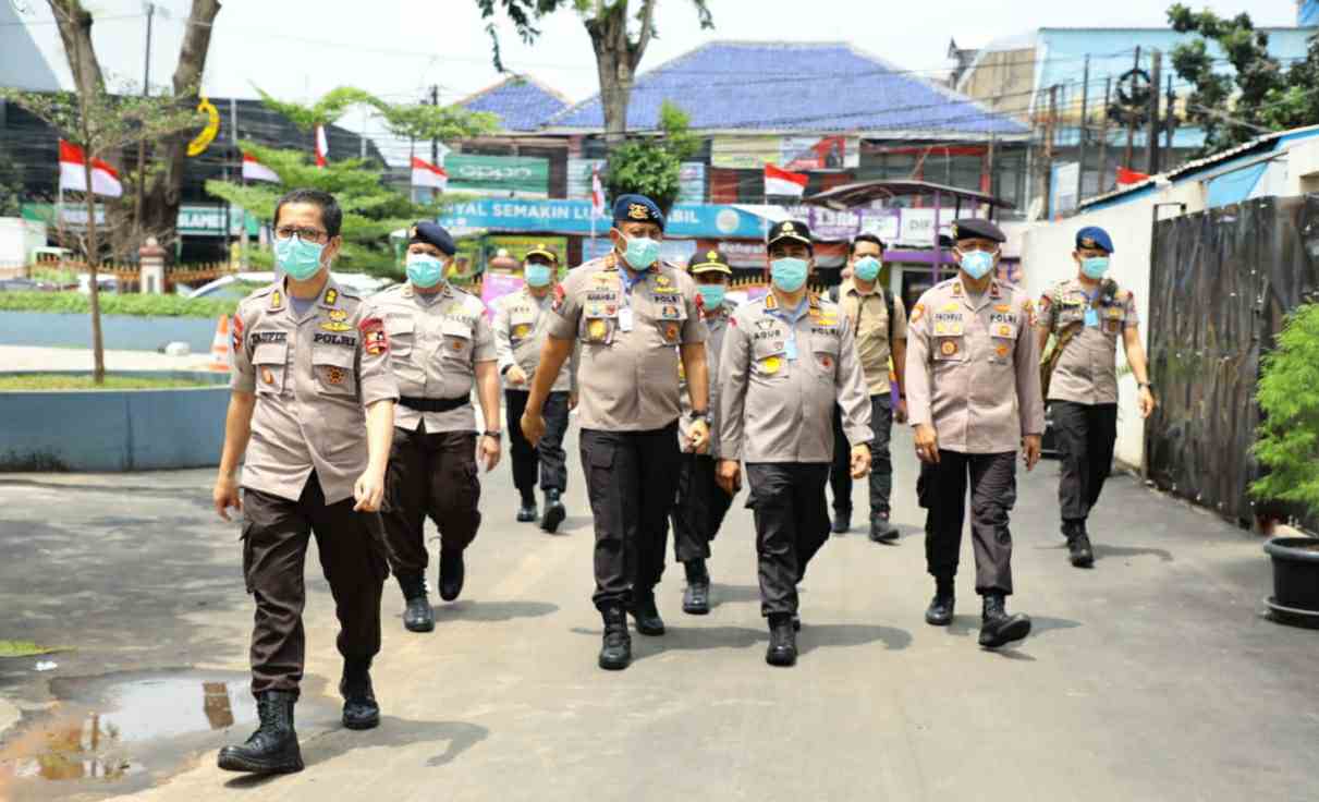 Kabaharkam Polri, Komjen Pol Drs Agus Andrianto SH, MH saat tinjau RS Polri