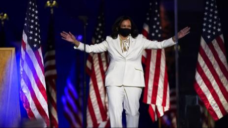 Kamala Harris saat menyampaikan pidato resmi menyusul kemenangannya di pemilu AS