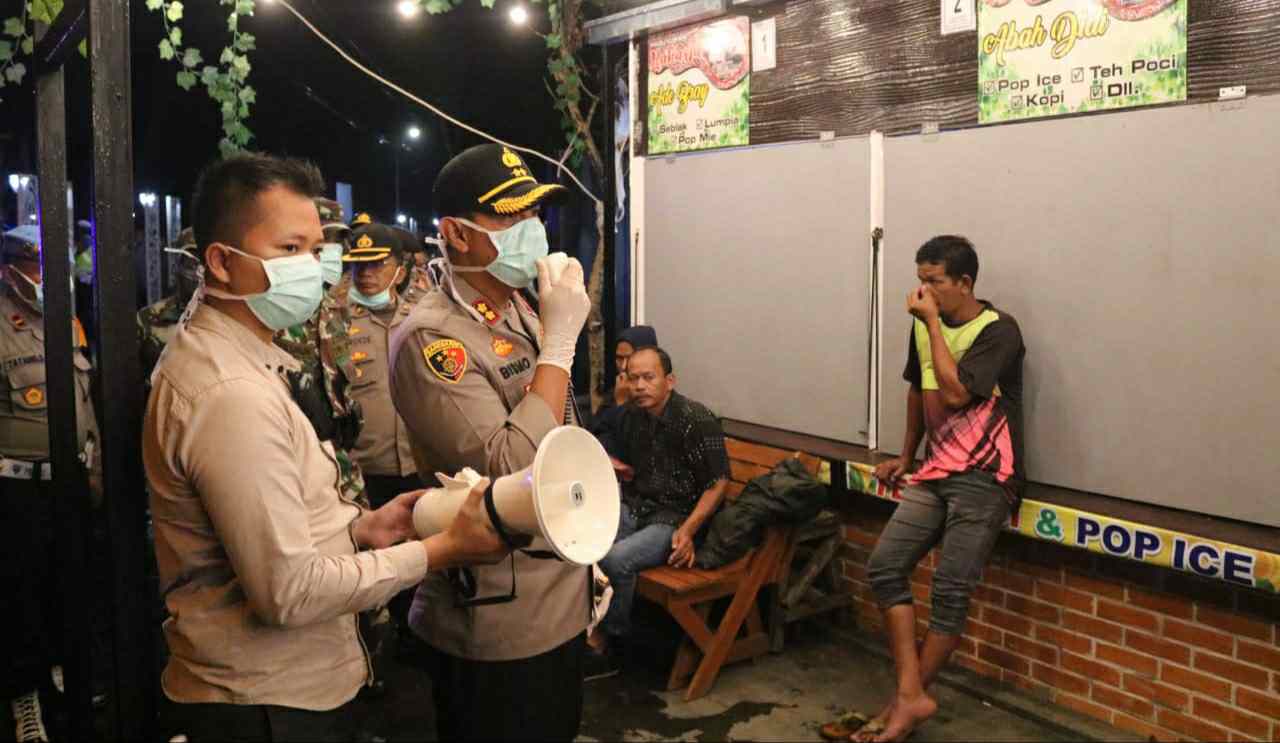 Kapolres Majalengka, AKBP Dr. Bismo Teguh Prakoso, SH, S.I.K, MH saat imbau warga