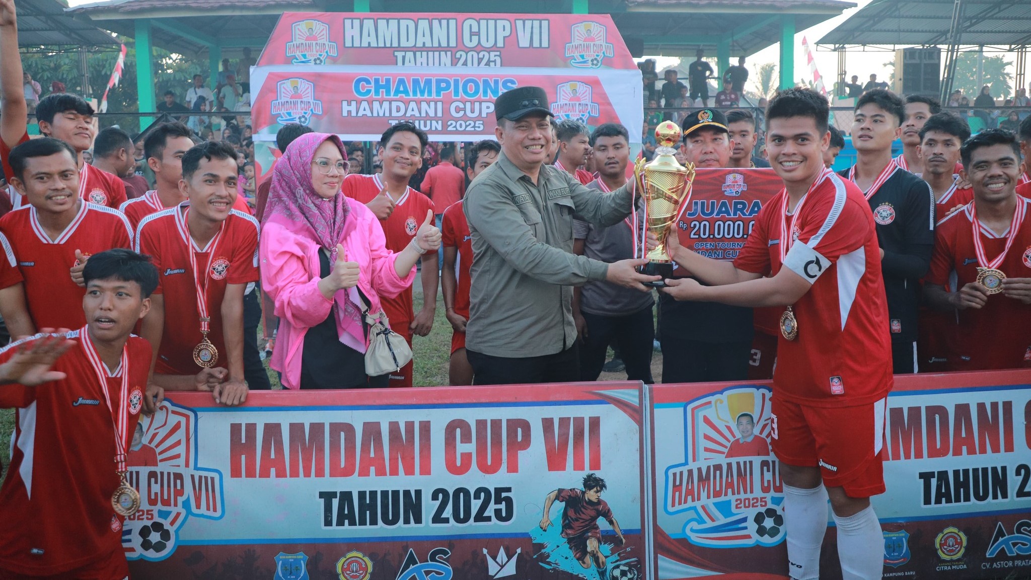Katamso resmi tutup turnamen sepak Bola Hamdani Cup VII di Batang Asam