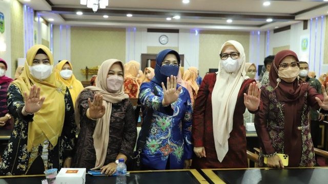 Ketua TP PKK Tanjab Barat hadiri Rakor bersama KPK