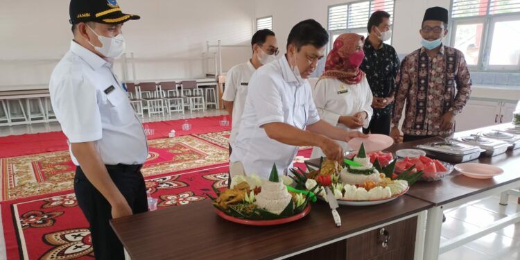 Komisi IV DPRD Provinsi Jambi saat kunjungi SMA di Sarolangun