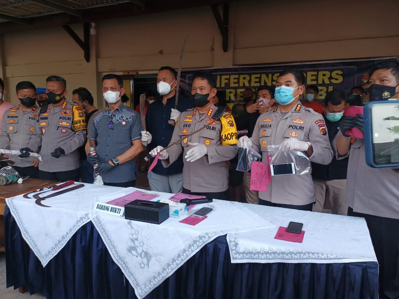 Kapolresta Jambi saat pengungkapan kasus penangkapan geng motor