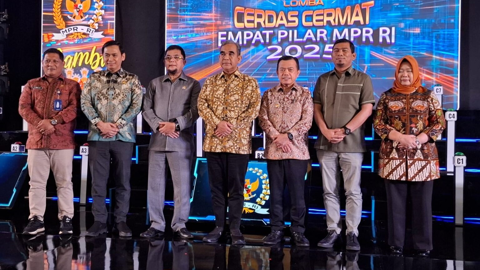 Al Haris dampingi Ketua MPR Ahmad Muzani buka lomba cerdas cermat empat pilar MPR RI 2025