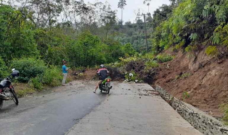 Longsor yang terjadi di Merangin