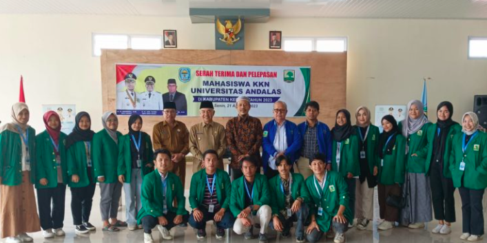 Bupati Adirozal hadiri acara serah terima dan pelepasan mahasiswa KKN Unand