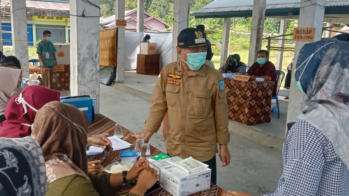 Mashuri Pantau Pencoblosan Pilkades Serentak 2022