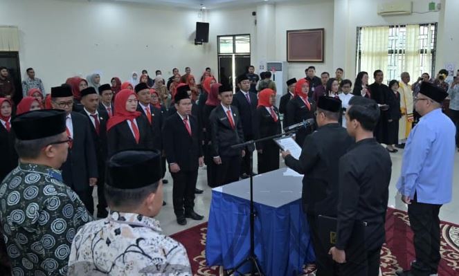 Wali Kota Jambi Maulana Lantik Pejabat Administrator, Kepala Sekolah dan Kepala Puskesmas