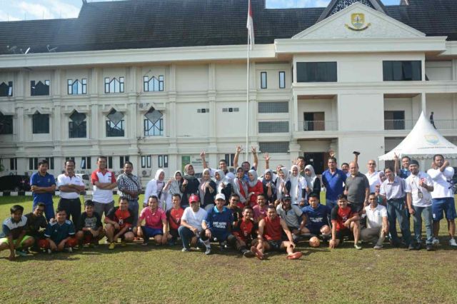 Rawat Silaturahmi, Biro Humas dan Protokol Main Bola Bareng Wartawan