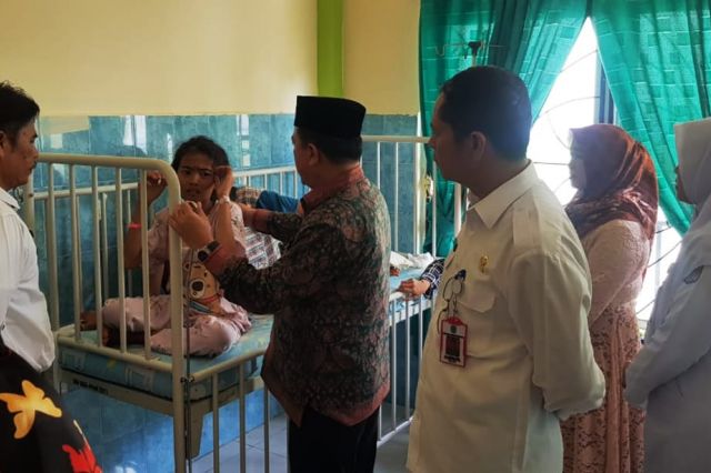 Jenguk Siswi Dugaan Korban Bully, Al Haris Pinta Permaslahan Ini Segera Dituntaskan