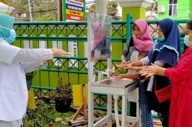 Al Haris Apresiasi Pusksesmas Bangko Bimbing Pasien Cuci Tangan