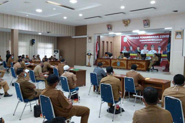 Al Haris Kumpulkan Kades, Lurah dan Camat Bahas Percepatan Pencegahan Covid-19