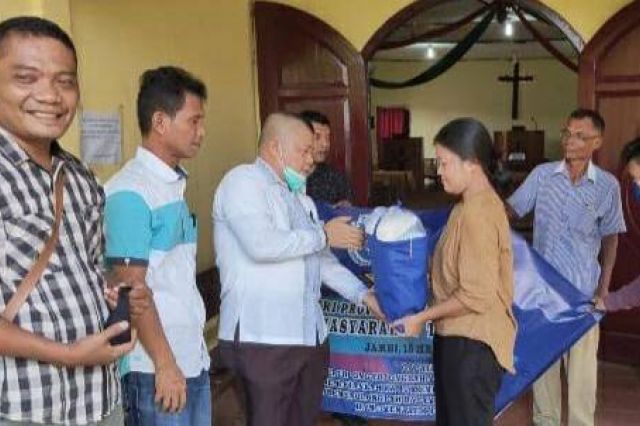 DPD PIKI dan GMKI Jambi Adakan Aksi Sosial Peduli Masyarakat dan warga Gereja terdampak Covid-19