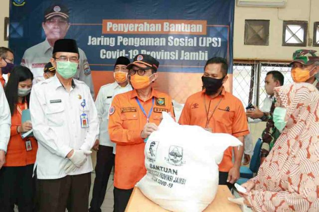 Kurangi Beban Masyarakat, Gubernur Jambi Salurkan Bantuan JPS Covid-19
