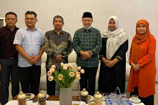 Pertemuan Bersama Ratu Munawaroh di Kediamannya, Begini Kata Cek Endra