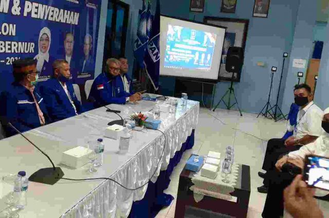 Didampingi Sum Indra, Ratu Munawaroh Kembalikan Formulir Pendaftaran di PAN