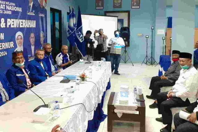 Setelah Ratu, Cek Endra Didampingi Tim Inti Kembalikan Formulir di PAN