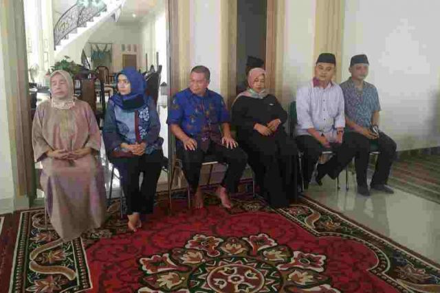 Silaturahmi ke Kediaman Ketua HKKI, Ratu Minta Restu Maju di Pilgub Jambi