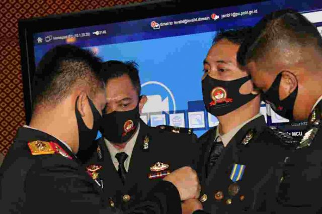 Inovasi Desa Binaan, Brigpol Angga Dianugrahi Pin Emas dari Kapolri